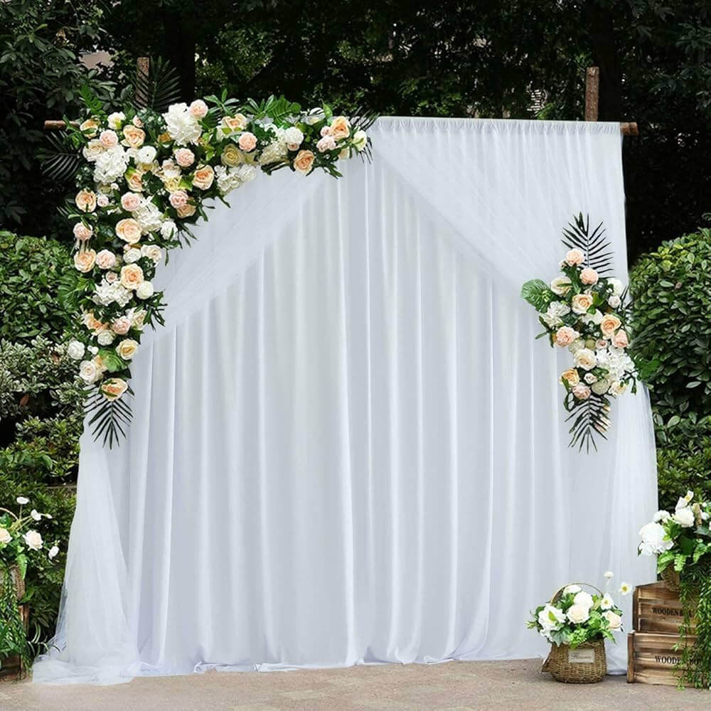 Chất liệu silk thường được dùng làm background chụp ảnh ngoài trời