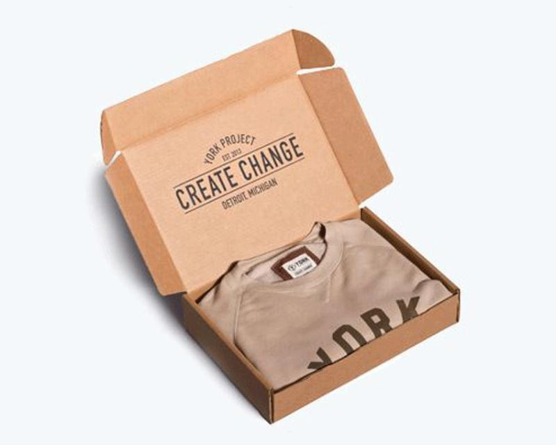 Mẫu hộp giấy đựng quần áo làm từ giấy Kraft