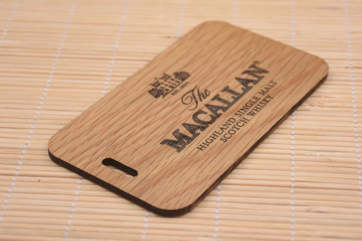 Card visit nhà hàng sử dụng chất liệu đặc biệt 1 Card visit nhà hàng sử dụng chất liệu đặc biệt 1